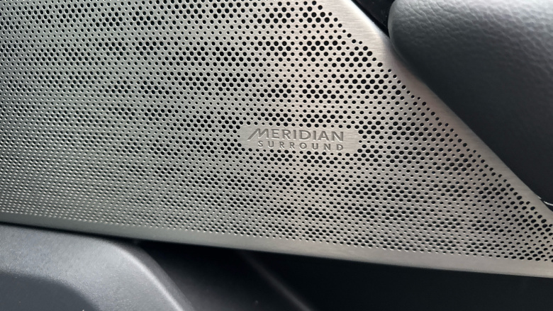 Land Rover Range Rover Velar 2.0 D200 R-Dynamic SE 5dr Auto Diesel Estate